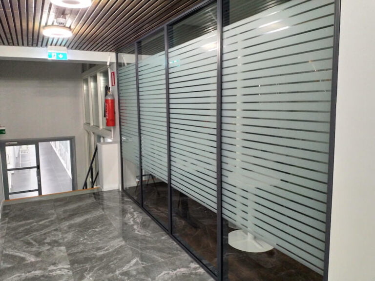 Näkösuojafilmernaus Solarhouse oy