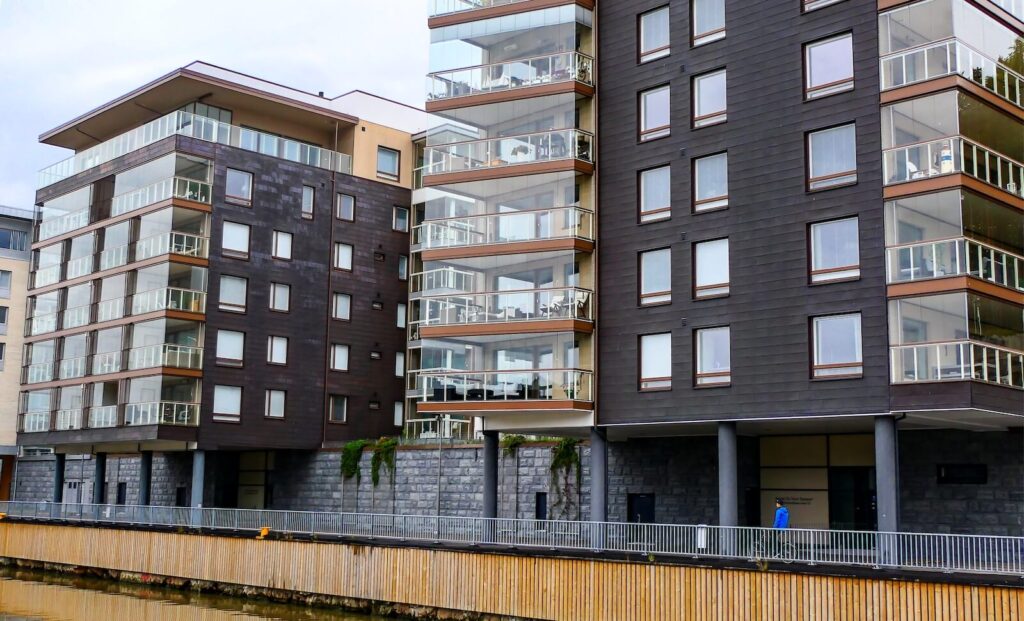 Solskyddsfilmerna taloyhtiöön